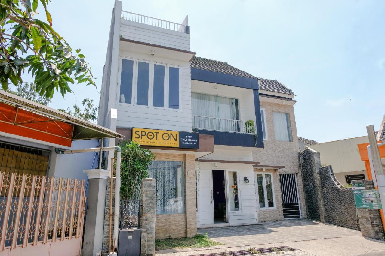 Spot On 1712 Griya Shanta Residence Malang Luaran gambar